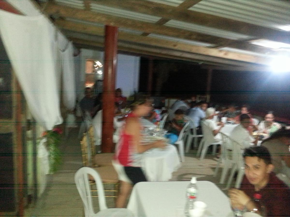La Delphina Bed And Breakfast Bar And Grill La Ceiba Exteriör bild